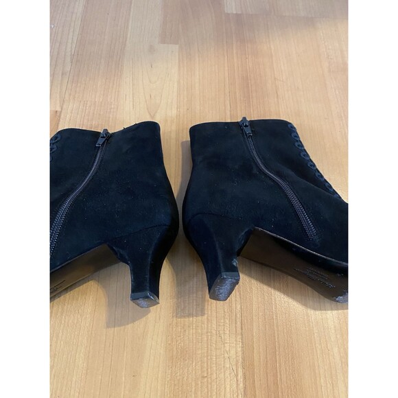 Salvatore Ferragamo Boutique Black Suede Boots Embroidered Ankle Size 6.5B - Picture 7 of 14